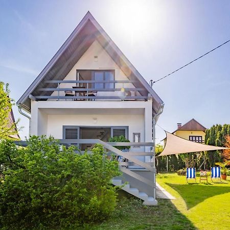 Madarasz 5 Deluxe Vendeghaz Villa Balatonalmádi Exteriör bild