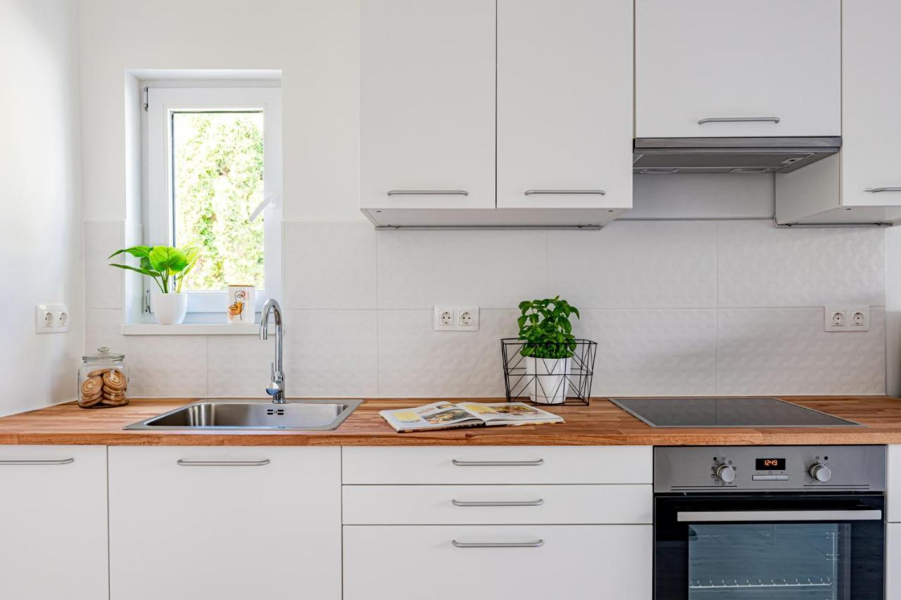 Madarasz 5 Deluxe Vendeghaz Villa Balatonalmádi Exteriör bild