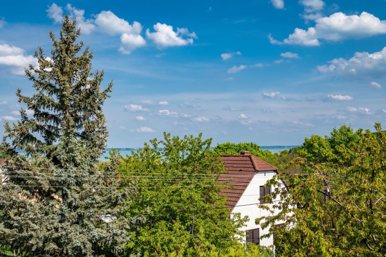 Madarasz 5 Deluxe Vendeghaz Villa Balatonalmádi Exteriör bild